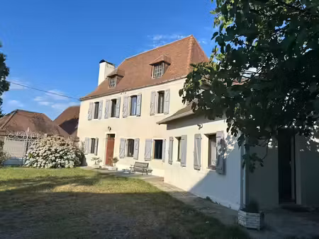 location meublée maison 4 pièces 136 m² à lacq (64170)  1 675 €