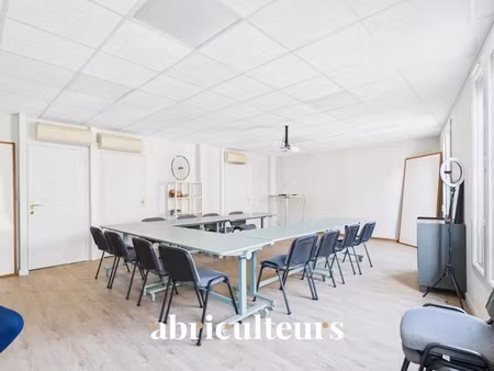 location locaux professionnels 4 pièces 99 m² à bordeaux (33000)  700 €