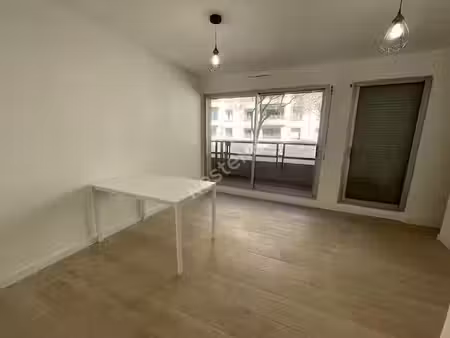 location locaux professionnels 1 pièce 22 m² à marseille 6ème (13006)  712 €
