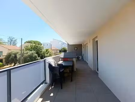 appartement miramas 3 pièce(s) avec terrasse et place de parking couverte
