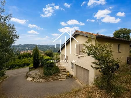 sur les hauteurs d'ucel  une maison lumineuse avec une vue exceptionnelle