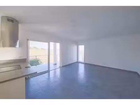 location appartement 4 pièces 88 m² à castellare-di-casinca (20213)  910 €