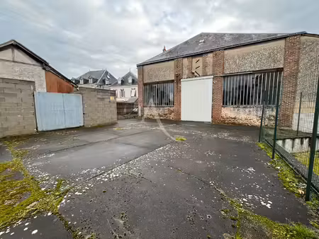 location terrain  570.00m²  château