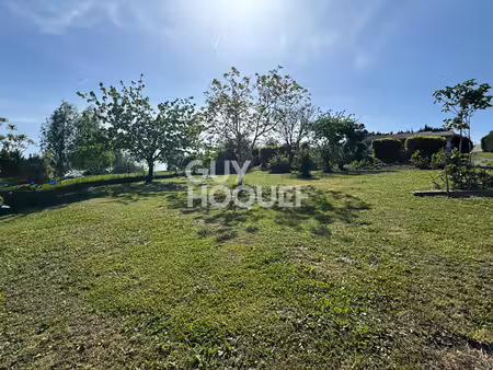 terrain 652 m2