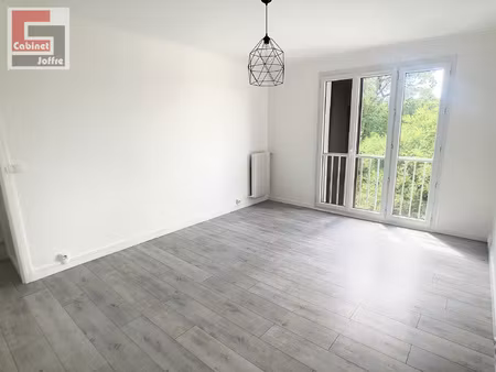 tres agreable 3 pieces - residence les sophoras - deux chamb