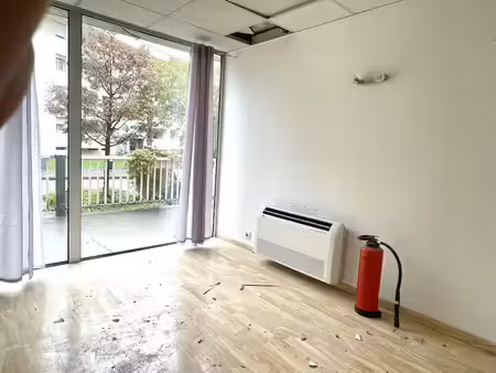 vente locaux professionnels 5 pièces 77 m² à annecy (74000)  230 000 €