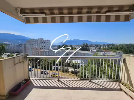 vente appartement 4 pièces 88m2 voiron 38500 - 190000 € - surface privée