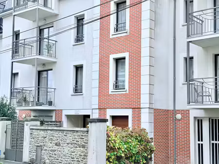 appartement 4 pièce(s) parame centre resiedence recente dernier etage ascenseur