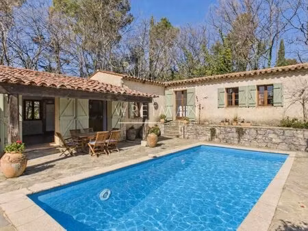 villa avec piscine et vue à pied du village - seillans
