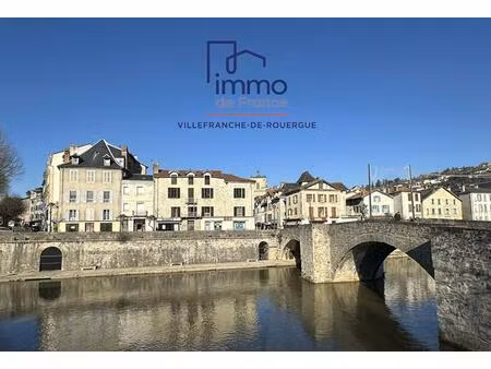 immeuble de rapport de 520 m²  525 /m²  3 locaux professionnels + 4 appartements