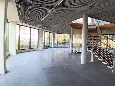 vente local d’activités plougoumelen 56400 1600m²