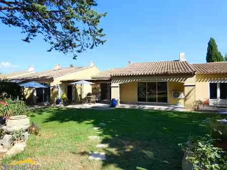 propriété - 310.78m ²