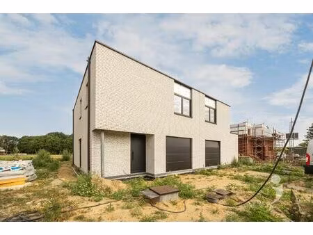 huis te koop in begijnendijk met 3 slaapkamers