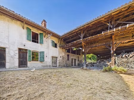 vente ferme 6 pièces 225 m² à tullins (38210)  299 000 €