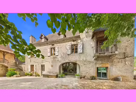 propriété de charme avec vue dégagée et accès aux rives du lot