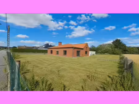 villa de plain-pied sur 1 700 m² de terrain constructible