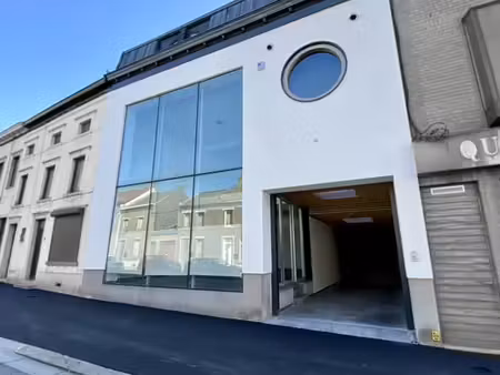immeuble de rapport avec rdc commercial et 2 appartements !