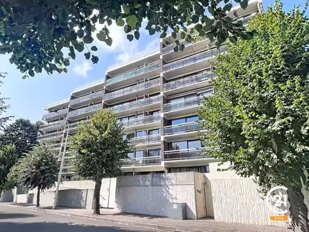 appartement une chambre avec parking et cave