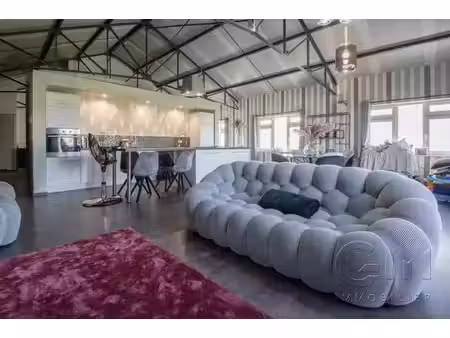 loft 1 chambre + grenier - au 2 eme et dernier étage - peb b