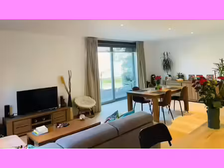 superbe appartement 2 chambres + garage quartier montjoie