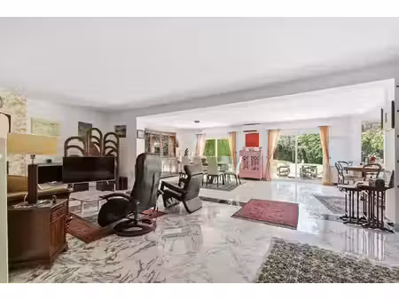 maison de luxe à vendre à saint-germain-en-laye