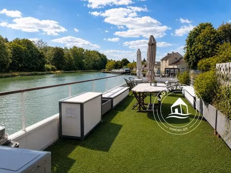 péniche rénovée à vendre champagne 200 m2 terrasses et potentiel d’accueil