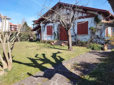 maison de luxe à vendre dans le quartier cinq cantons-golf