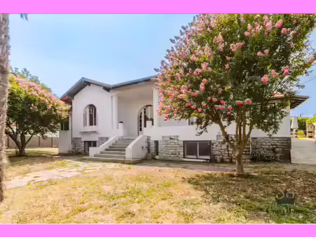 maison de luxe à vendre dans le quartier cinq cantons-golf