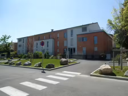 location appartement 2 pièces 38 m² à saint-genis-laval (69230)