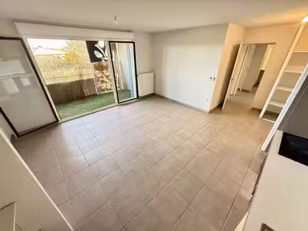exclusivité : seysses - appartement t3 dernier étage avec pa