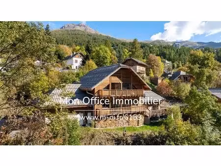 référence : 7078-mbe. - chalet 330m² - 28 couchages - salle cinéma et danse