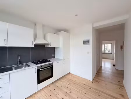 appartement rénové 1 ch avec terrasse à vanderkindere