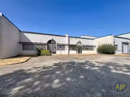 en vente local commercial 195 8 m² – 230 560 € |segré