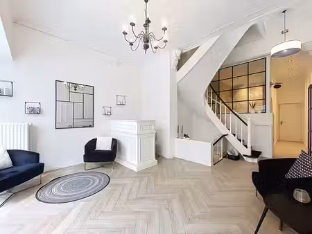 stéphanie - magnifique commerce de +/- 120 m2