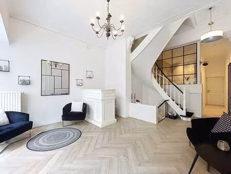 stéphanie - magnifique commerce de +/- 120 m2