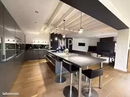 maison 6 pièces 185 m²