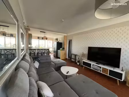 chambre avec terrasse soleil et belle vue