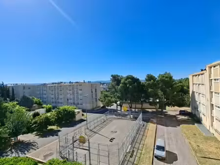location appartement 4 pièces 82 m² à carpentras (84200)