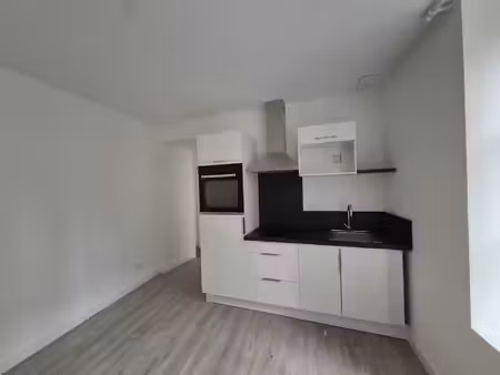 location appartement 2 pièces 27 m² à saint-aubin-du-cormier (35140)
