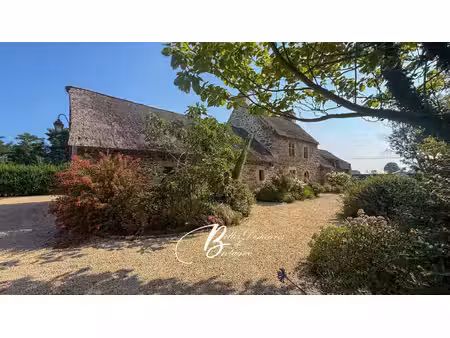 a vendre charmant domaine de charme avec 6 hectares à 5 minutes des plages  finistère