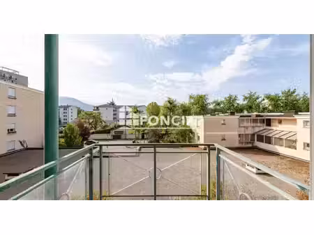 t2 copropriété fermée bonne classe énergétique avec balcon