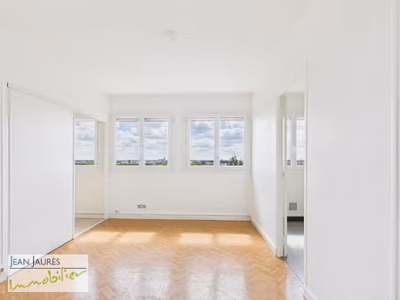 appartement 2 pièces dans une copropriété sécurisée