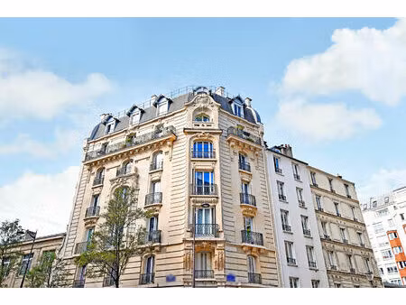 paris 10 : appartement 2 pièces rénové
