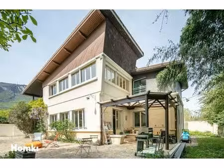 maison de 226 m² au cœur d’un jardin arboré de 1 500 m² – fraîcheur  calme et verdure