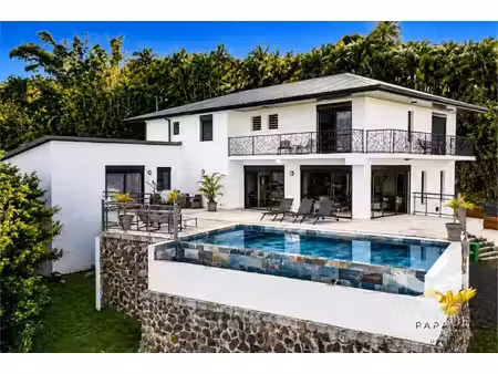 villa de standing avec vue panoramique sur l'océan indien !