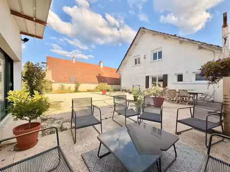 aux portes d’auxonne : charme de l'ancien et beaux volumes. 6 chambres - 3 garages