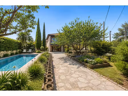 maison 8 pièces - 158 m²