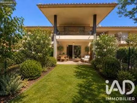location maison piscine à roquebrune-sur-argens (83380) : à louer piscine / 65m² roquebrun