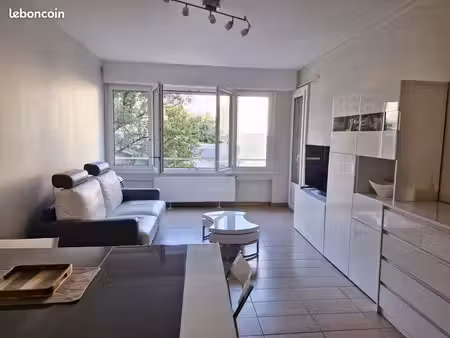 t4 lumineux de 104 m² rue des écoles