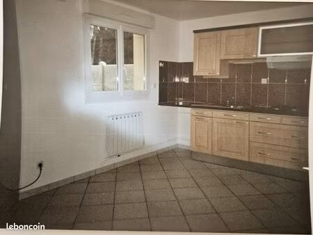 maison à louer à auxi le château